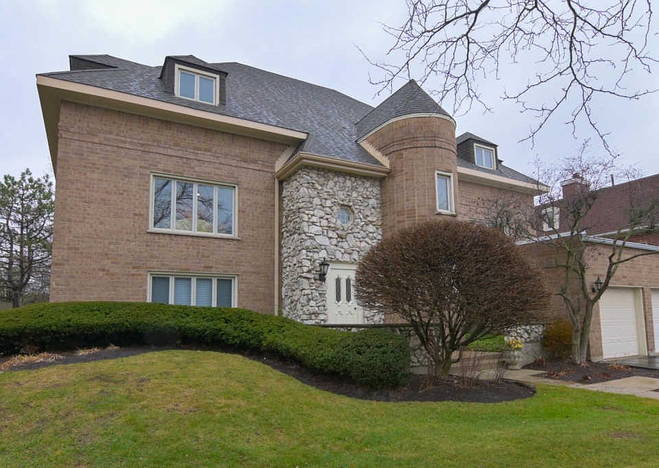 1st image of 740 Ballantrae Dr