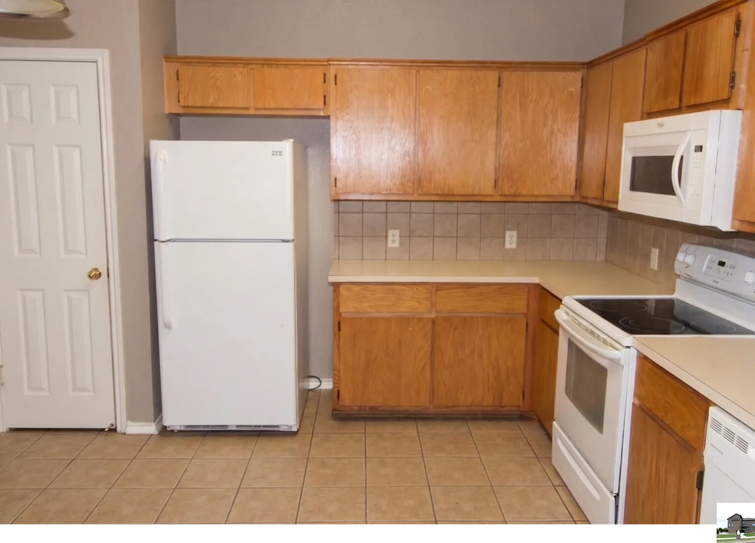 3 bed, 2.0 bath, 1158 sqft, $1,050 — Photo 4