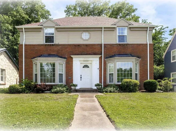 3029 E Locust St, Davenport, IA 52803