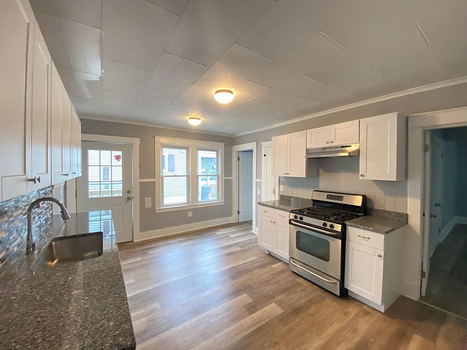 1st image of 11 Highland Park