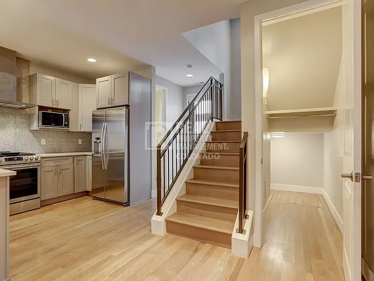 1227 N Perry St — Photo 6