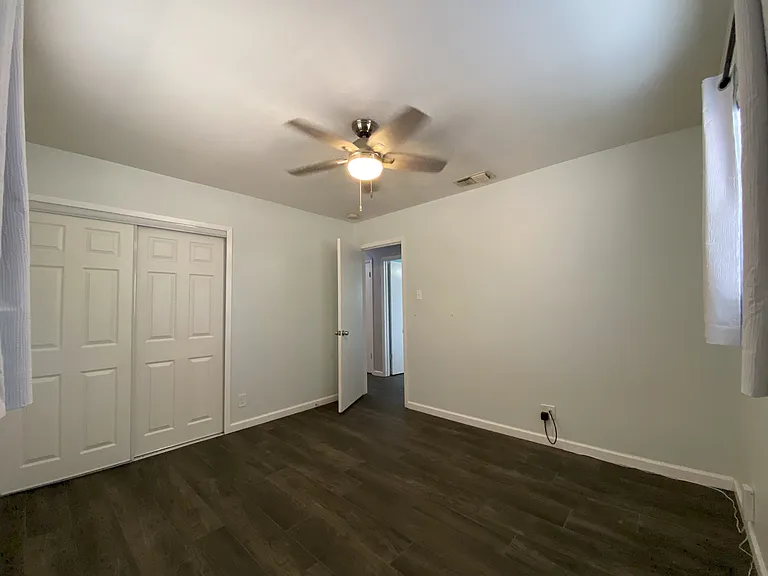 4318 Temple Hl — Photo 13
