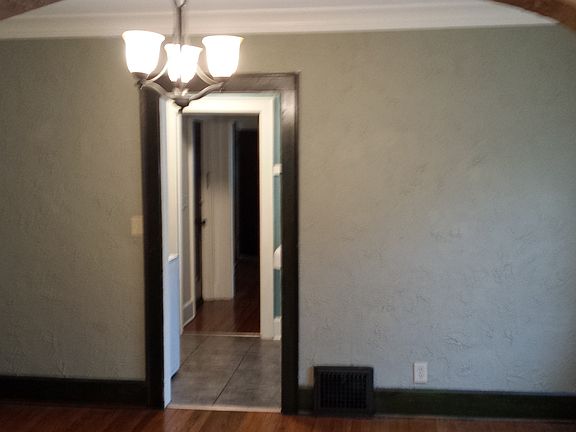 arched entry way into the dining room