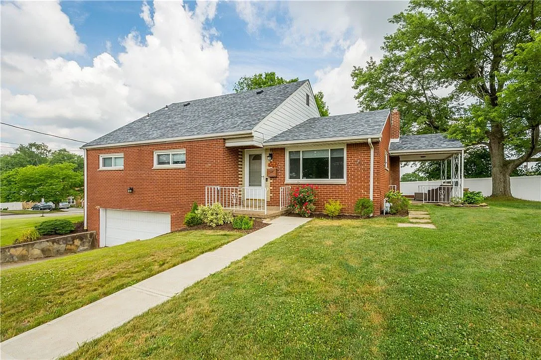 1267 Bickerton Dr photo 1