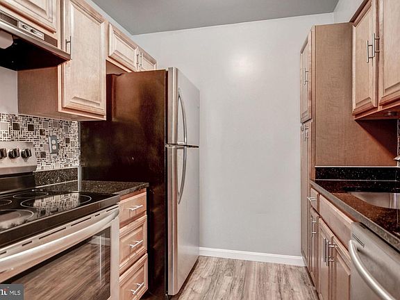 4th image of 11777 Carriage House Dr