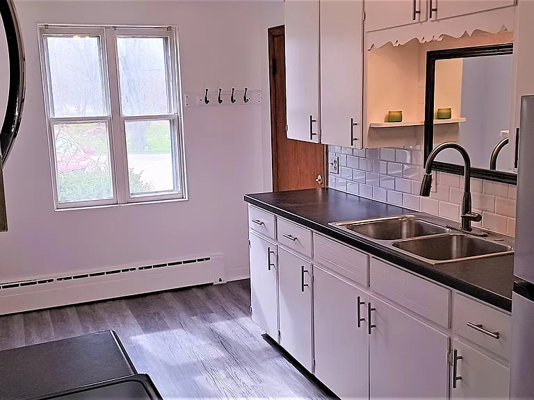 232 N Lake St SE #1 — Photo 15