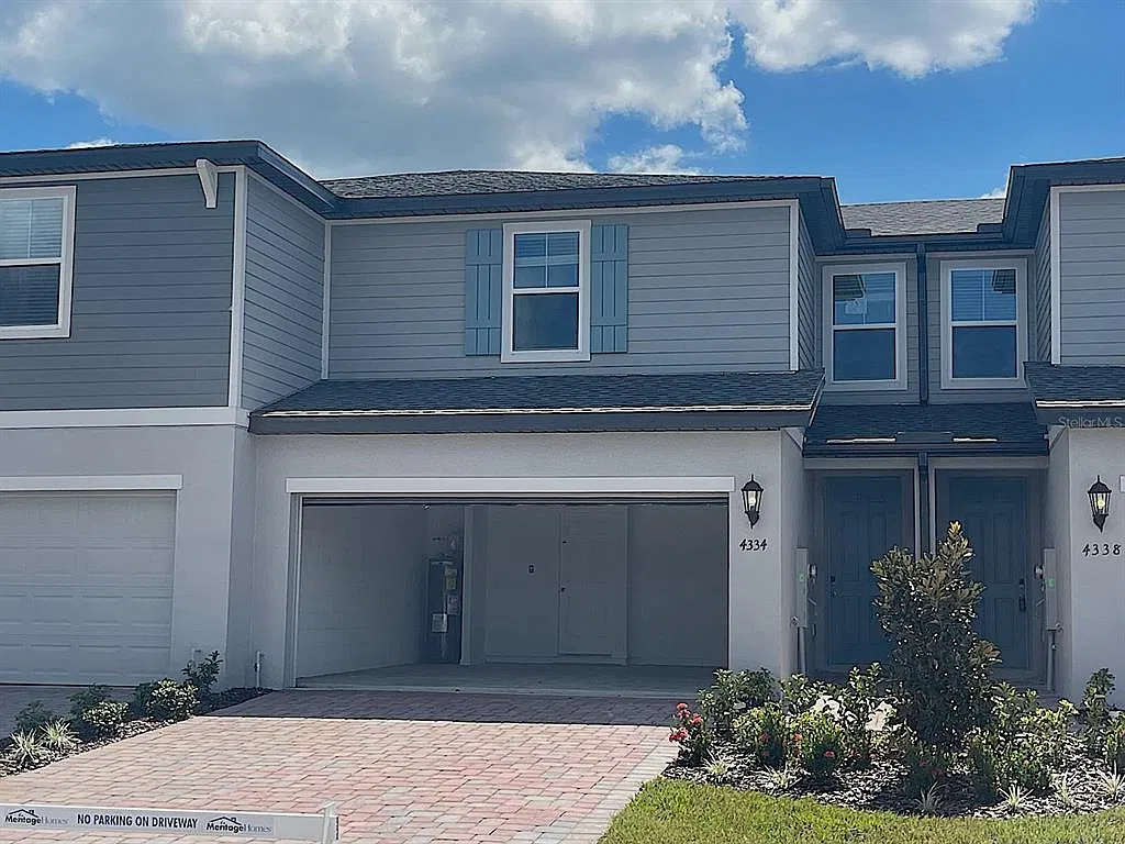 3 bed, 2.5 bath, 1566 sqft, $2,000 — Photo 2