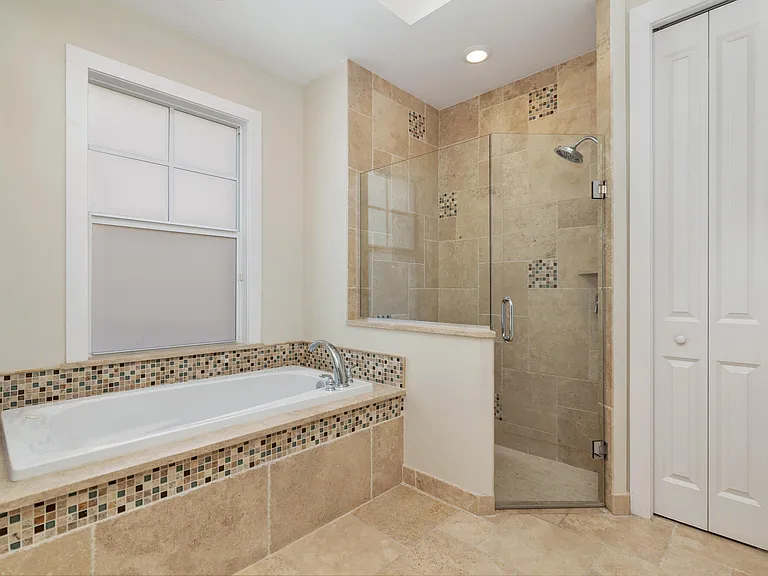 235 Claremont Ln — Photo 20