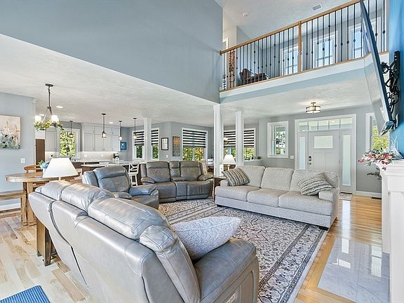 5th image of 637 Mason Rd