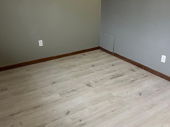 3rd image of 1271 Redbluff Dr #D