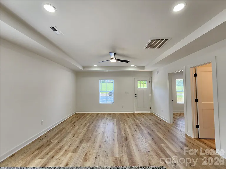 1302 Rainbow Dr — Photo 7