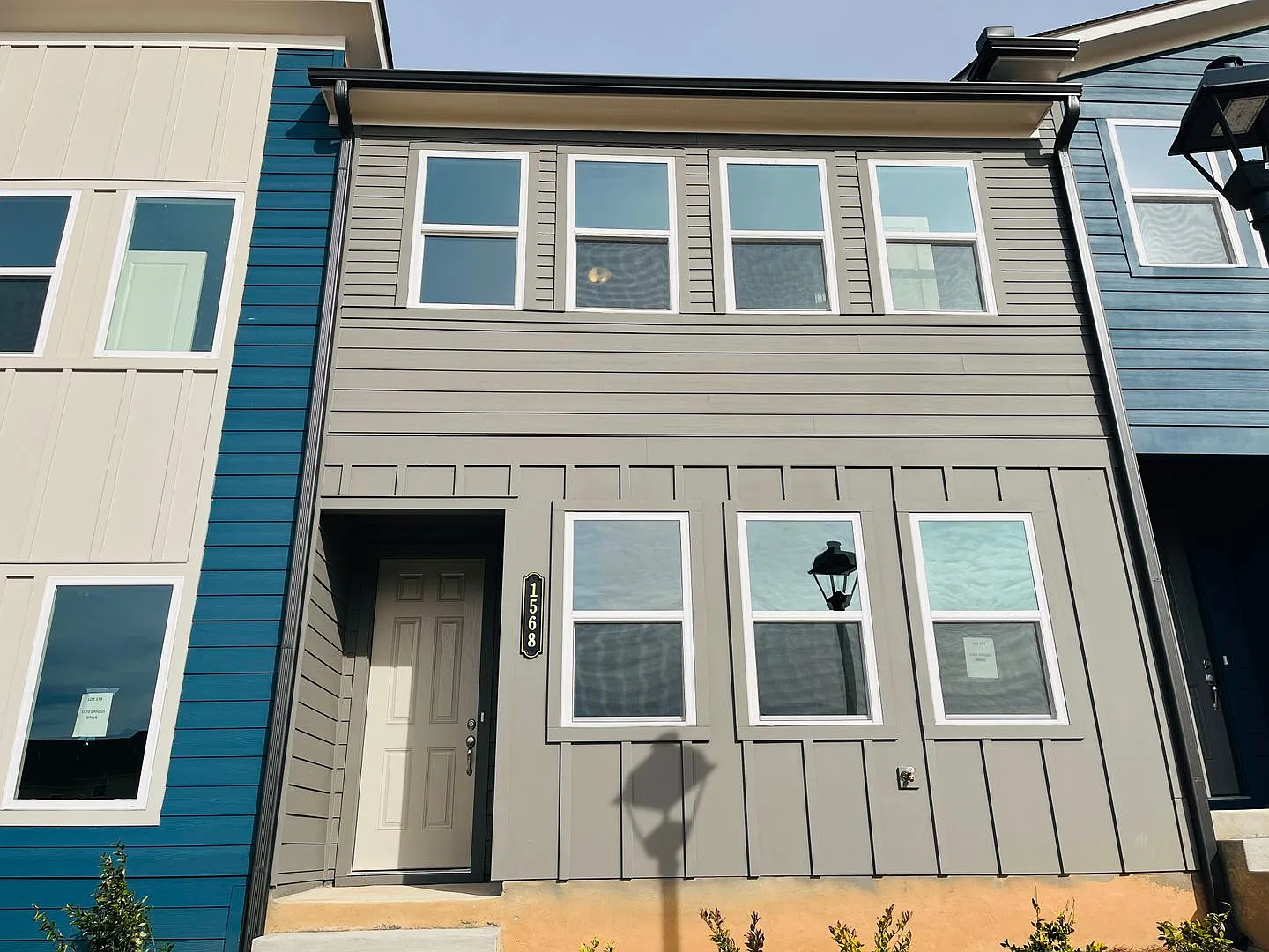 Like New In Park Vue! Townhome Located Across From Westside Park In Atlanta! Must See! — Photo 1