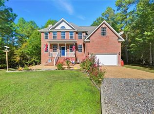 9851 Autumn Woods Ln, Gloucester, VA 23061