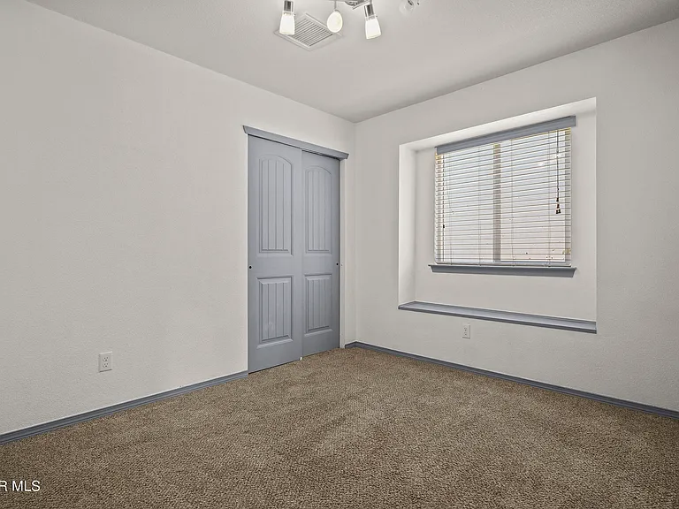 4989 Marcella Santillana — Photo 11