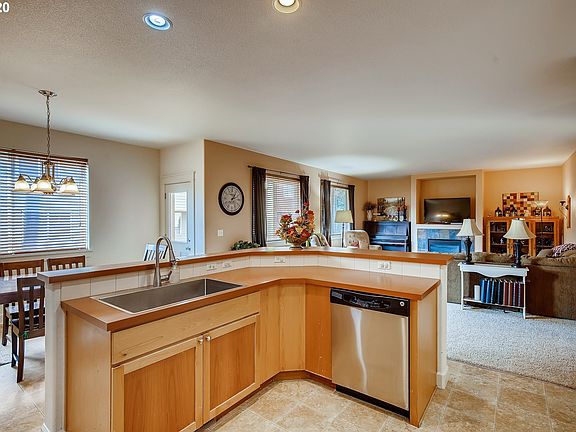3rd image of 6616 NE 58th Ave