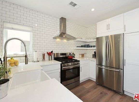 3rd image of 3414 Hollydale Dr