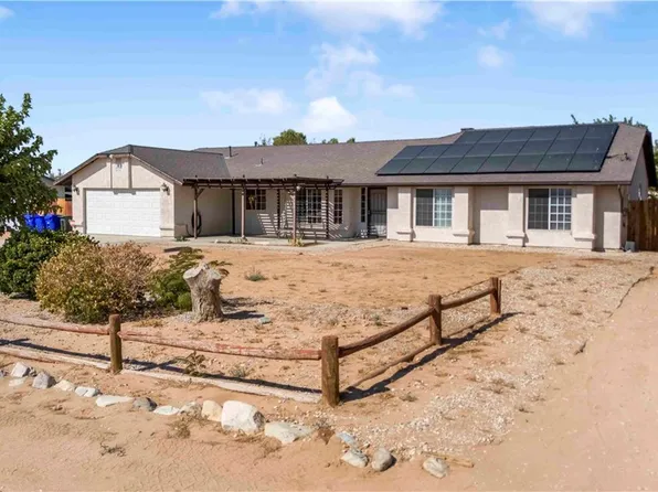 15189 Tonikan Rd, Apple Valley, CA 92307