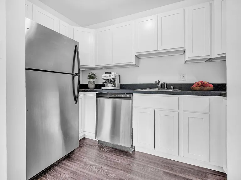 Appleby Apartments — Photo 5