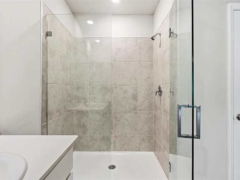 25222 Cadiz Dr — Photo 24