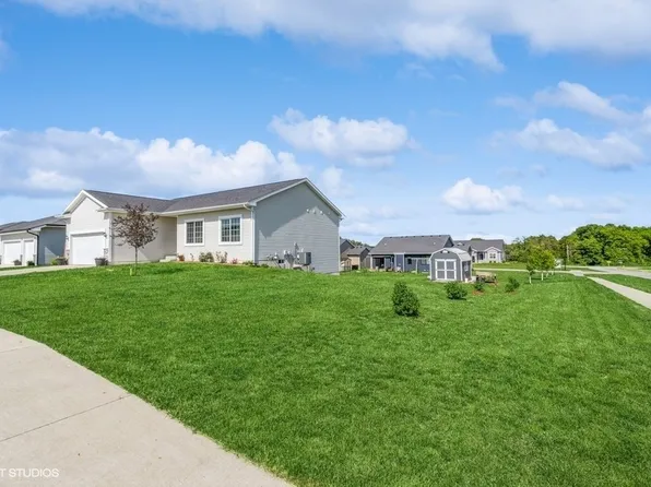 1933 Southbridge Dr, Adel, IA 50003