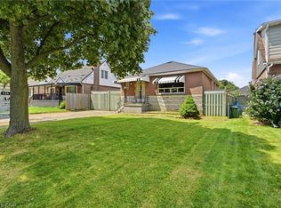 6 Seven Oaks Dr, Hamilton, ON L9A 4C8