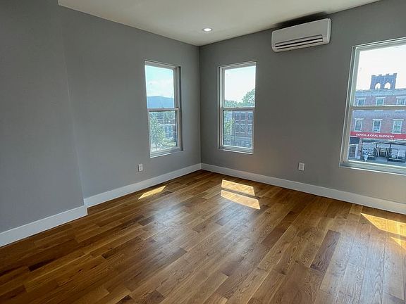 4th image of 188 Broadway #33B791013