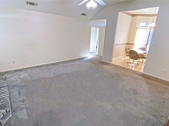 5th image of 3903 Bur Oak Dr