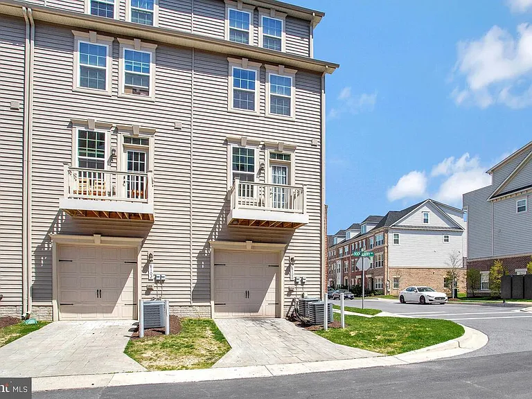 8100 Miner St — Photo 32
