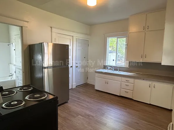 1104 Washington Ave Unit 1, Kalamazoo, MI 49001