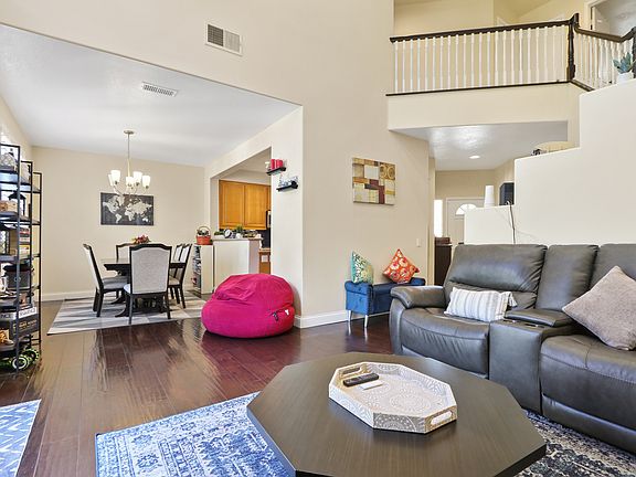 4th image of 98 Mira Mesa