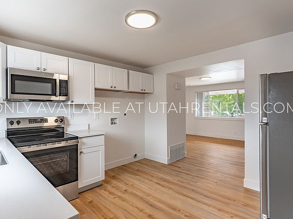 5th image of 1050 S Virginia Cir