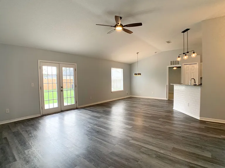 3201 Deer Creek Dr — Photo 6