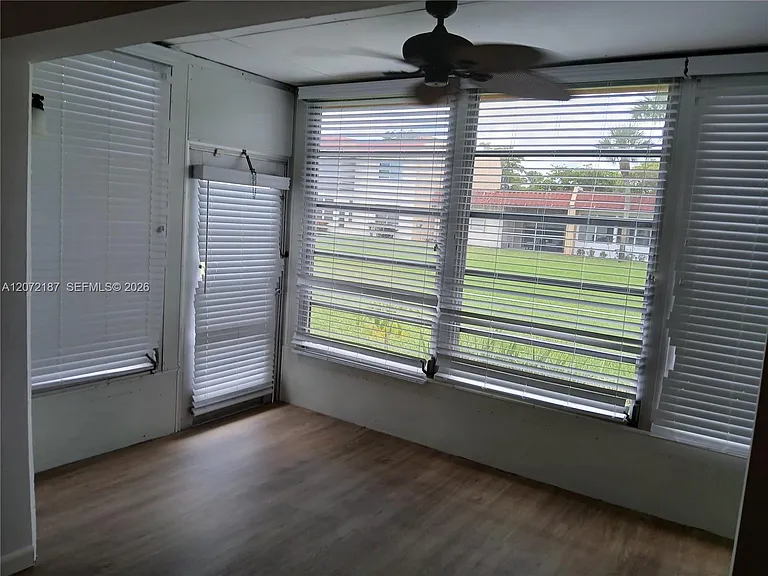 302 Lake Evelyn Dr #302 — Photo 8