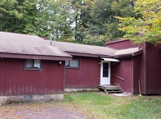 2840 Fairhaven Dr, Tobyhanna, PA
