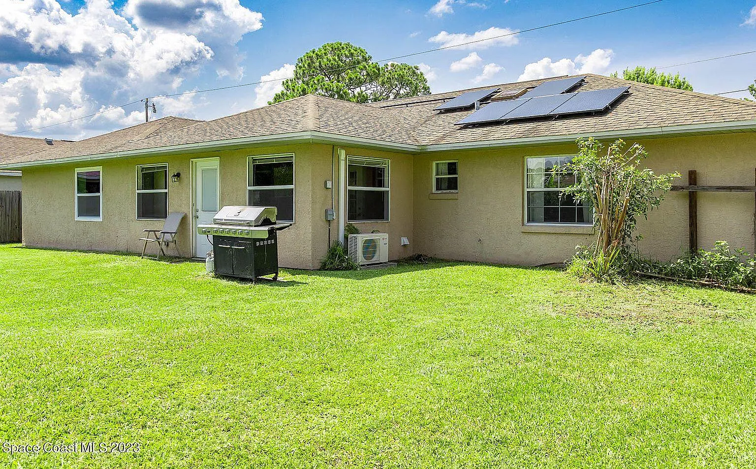 5 bed, 2000 sqft, $2,950 — Photo 3