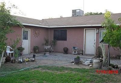 1st image of 905 Lincoln St