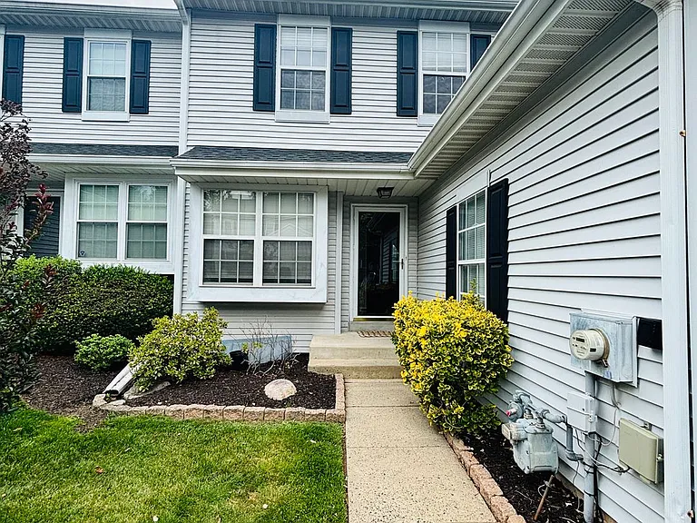 2427 Linksman Ln — Photo 5