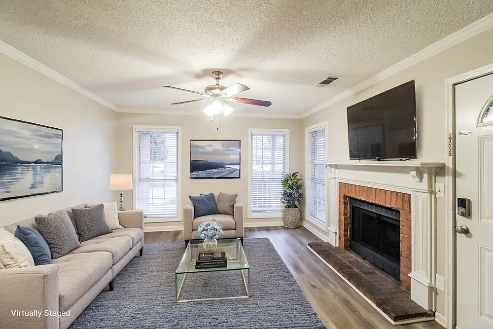 3 bed, 2.5 bath, 1562 sqft, $1,985 — Photo 4