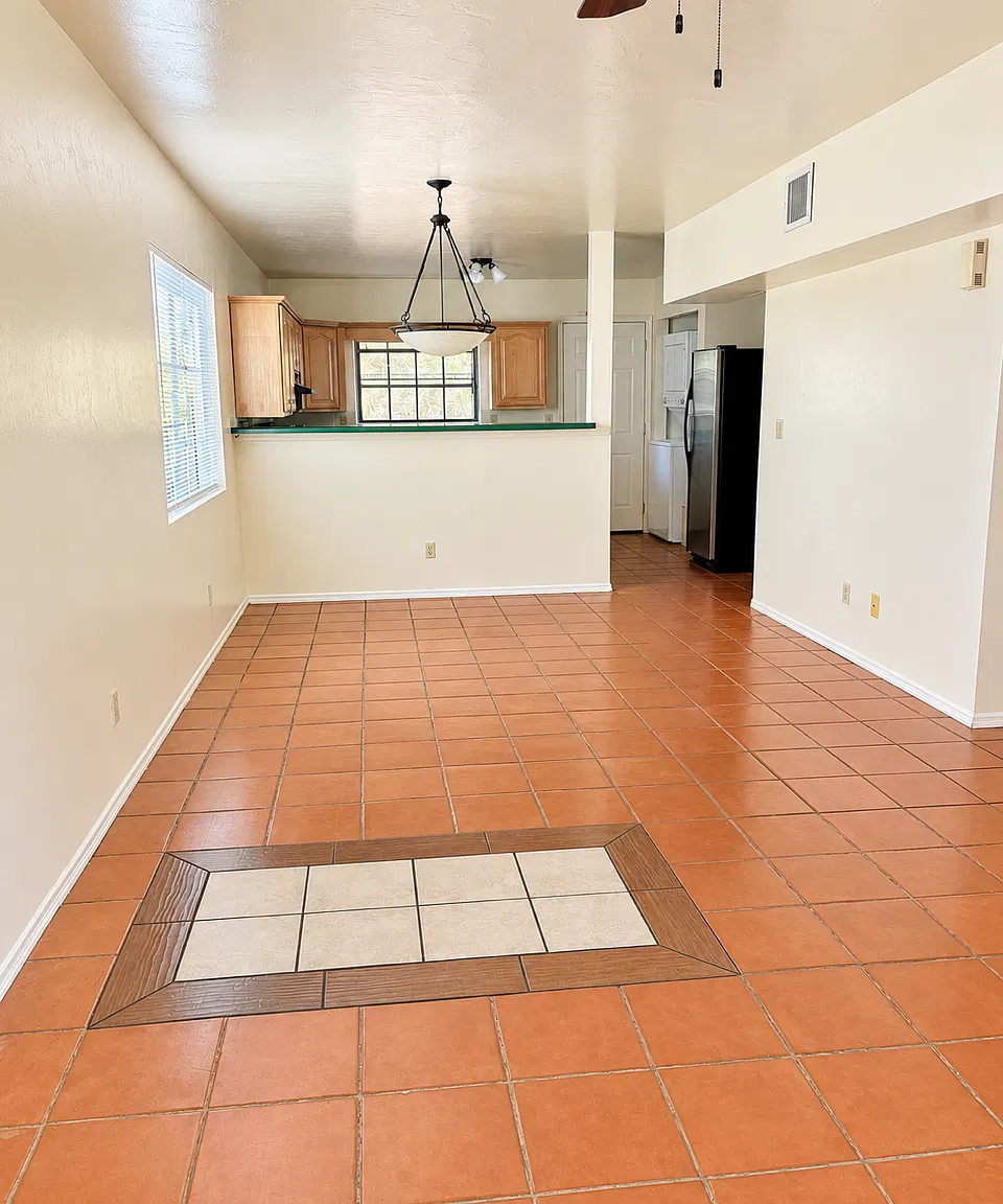 2522 N Corinthian Garden Dr — Photo 4