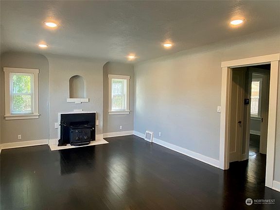 2nd image of 1315 Chestnut Street SE