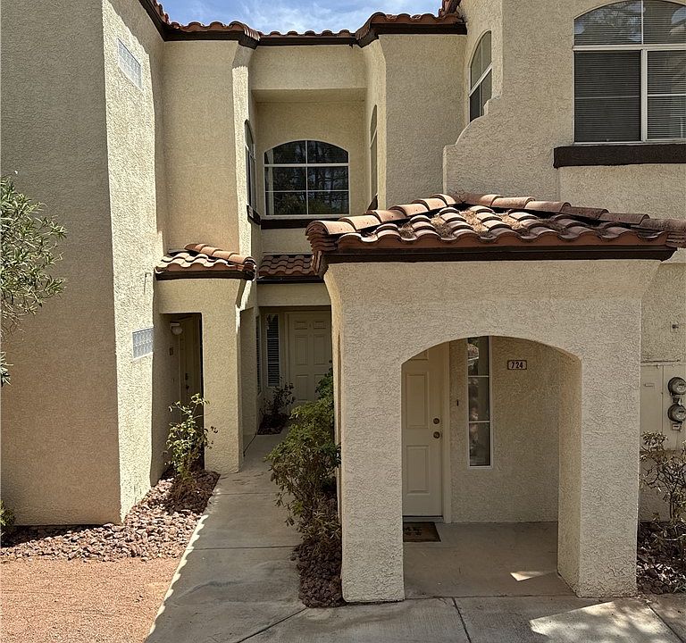 1st image of 2975 Bluegrass Ln APT 721