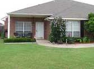 306 Glen Dr, Yukon, OK 73099