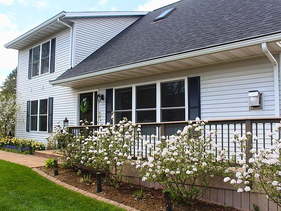 3rd image of 6058 Shady LANE
