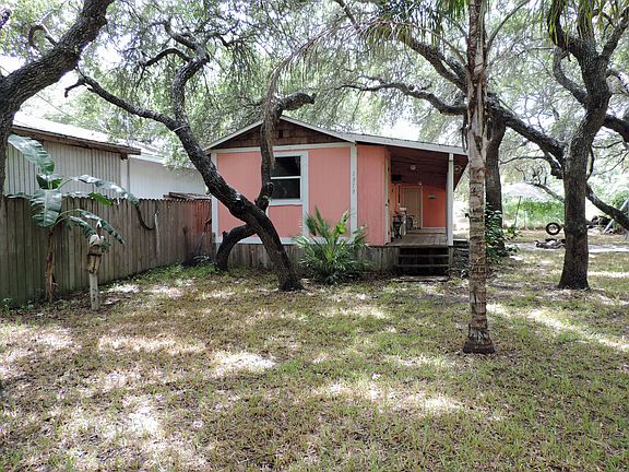 3rd image of 1919 San Antonio St