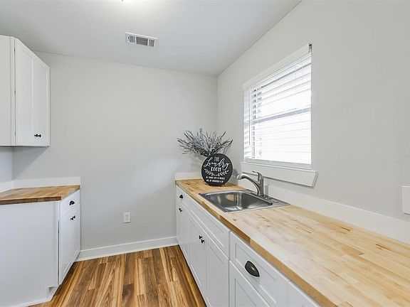 5th image of 5706 Viking Dr