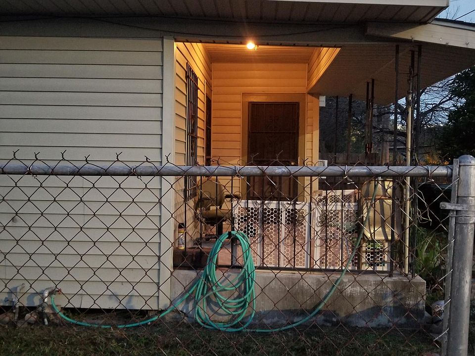 2nd image of 4201 Bering St APT B