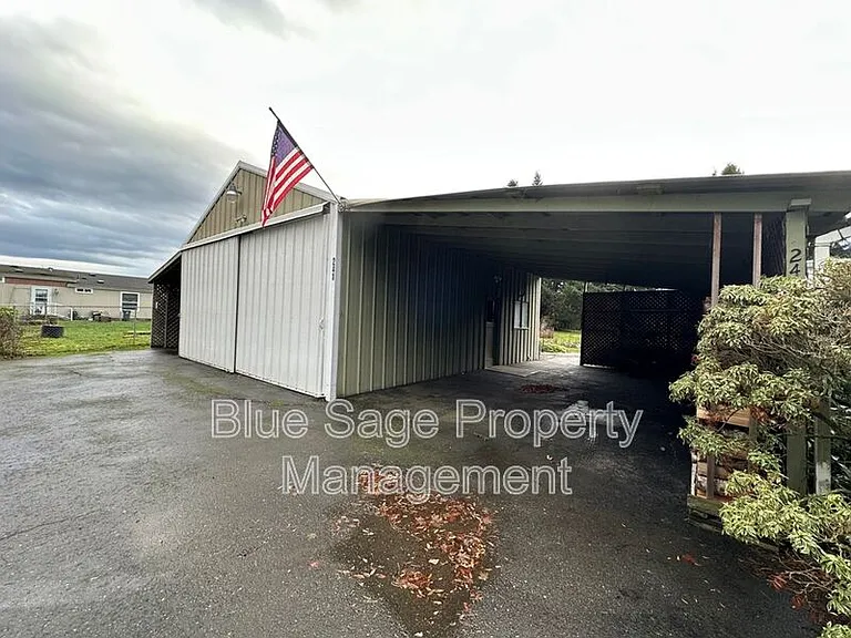 241 Evans Rd — Photo 25