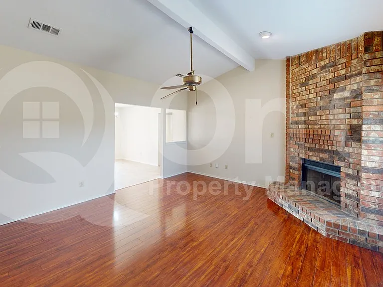 853 W Wintergreen Rd — Photo 4