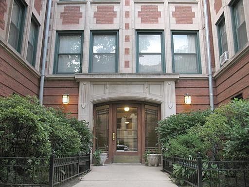 1st image of 434 W Aldine Ave APT 3E