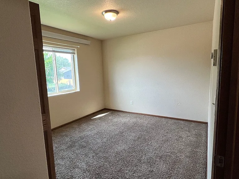 4210 Kateland St — Photo 37